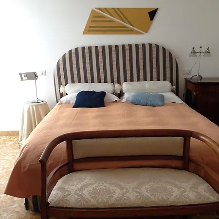 A Casa Di Ilaria Bed & Breakfast Fermo